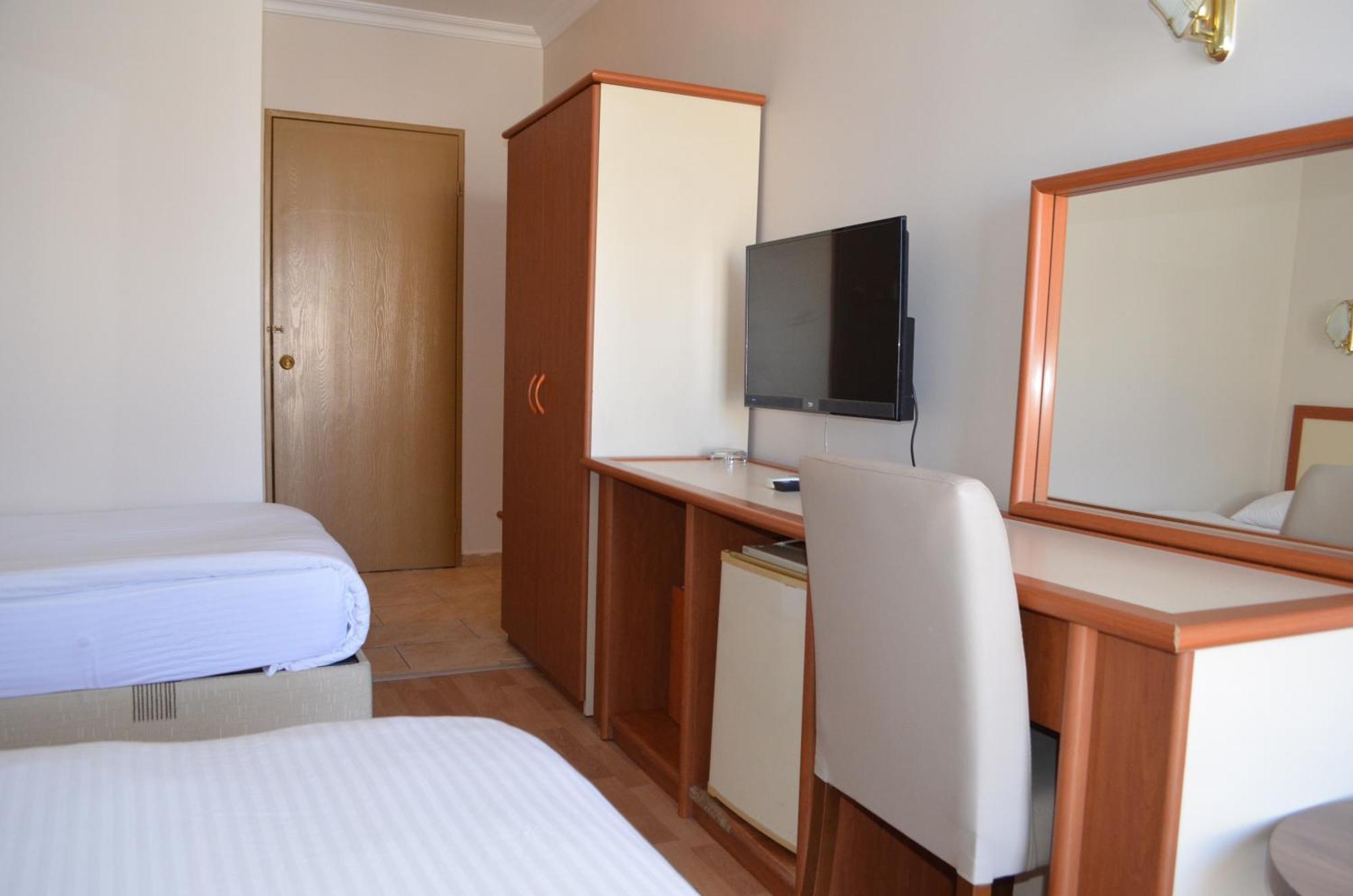 Grand Milano Hotel Ayvalı Szoba fotó